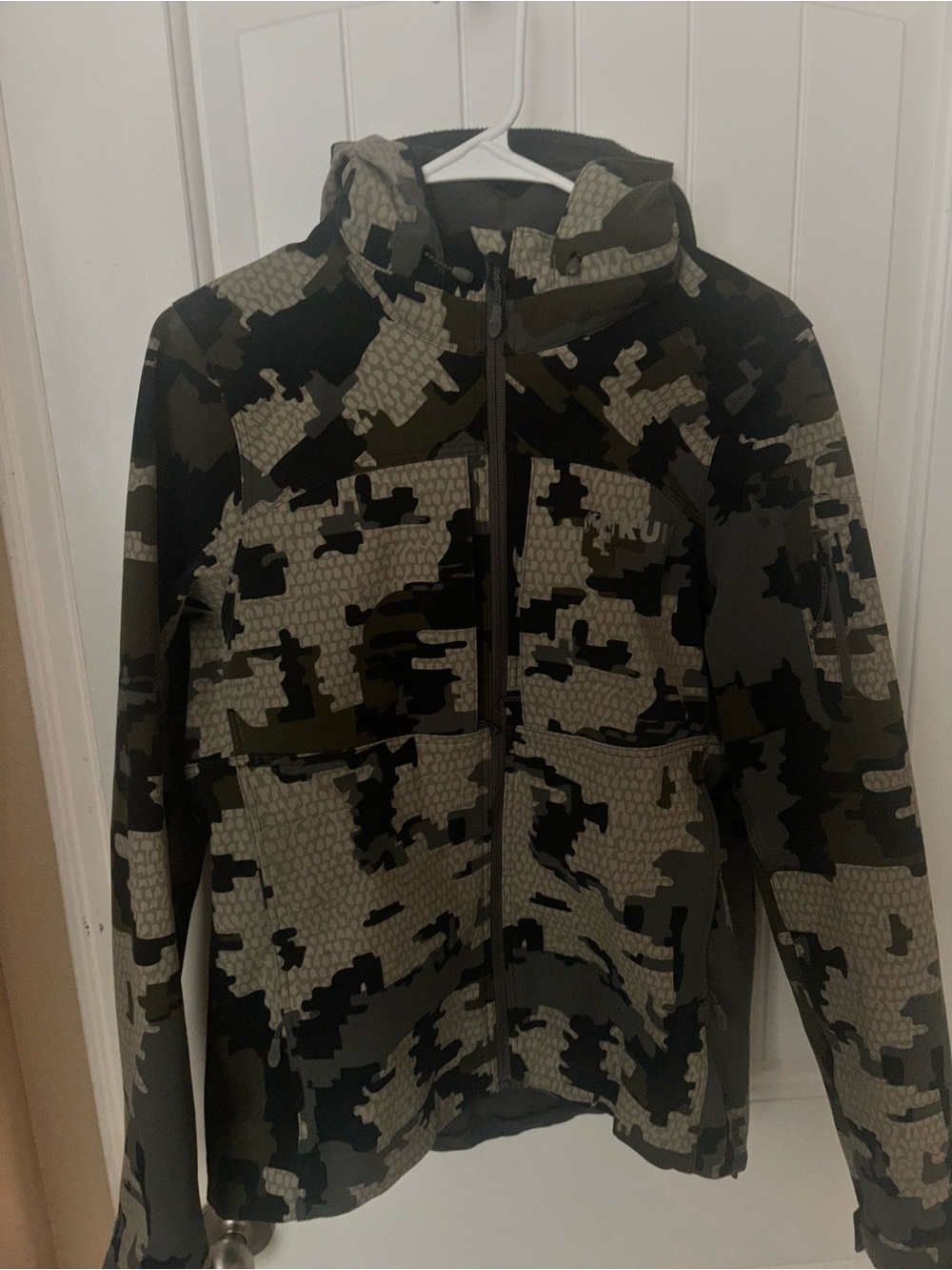 Kuiu Camo hunting Jacket
